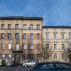 https://cosy-studio-apartment.krakowhotelspoland.com